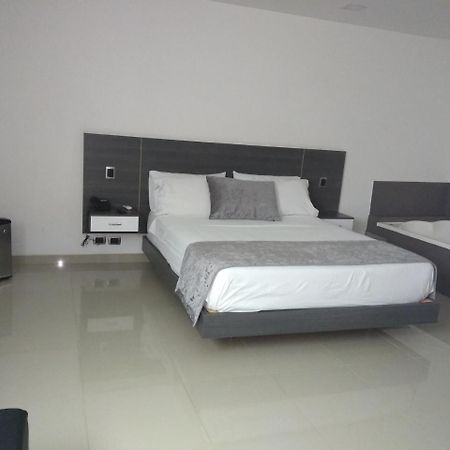 Calle 10 Express Hotel Медельин Экстерьер фото