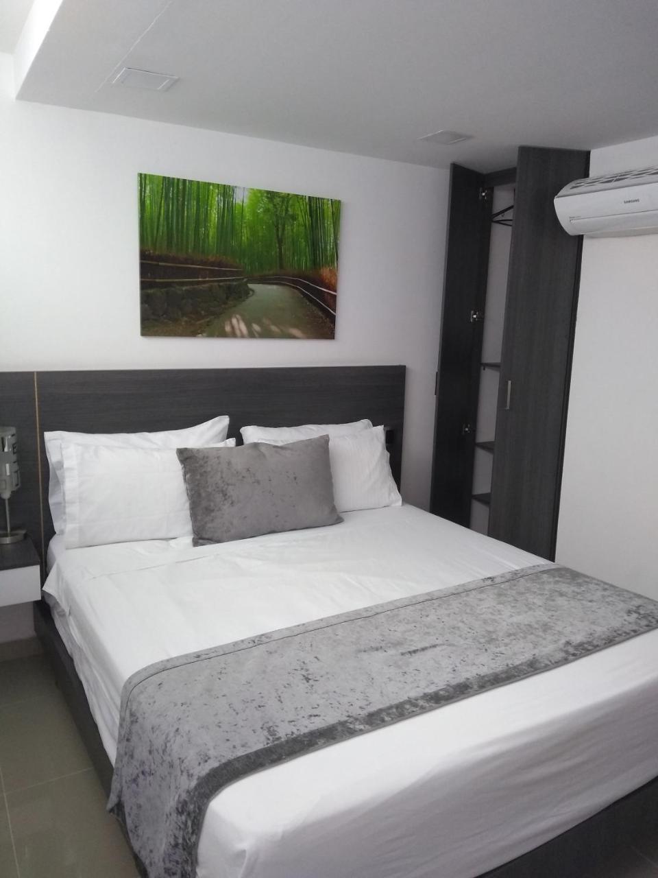 Calle 10 Express Hotel Медельин Экстерьер фото