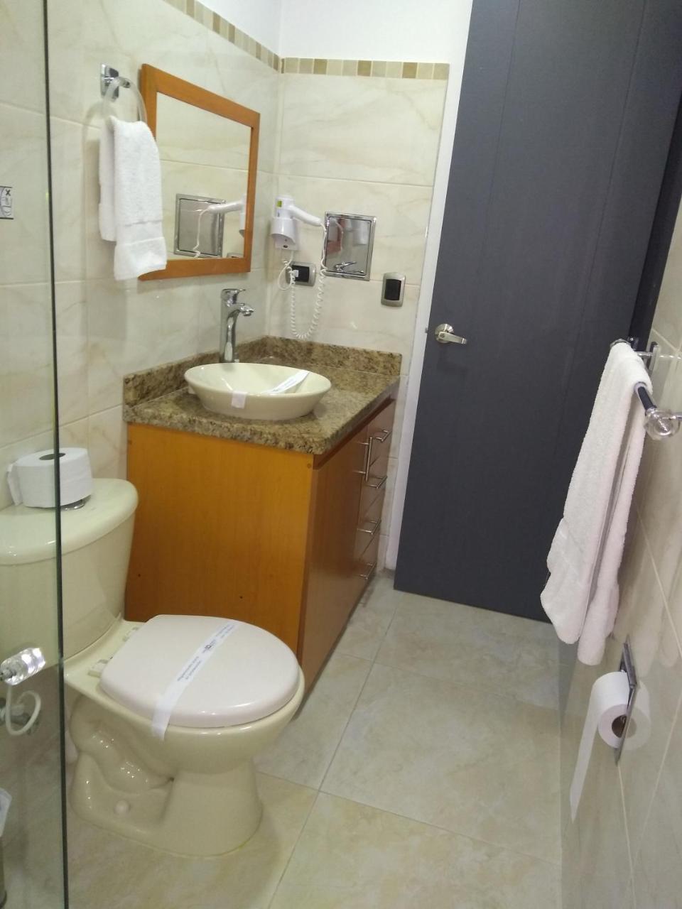 Calle 10 Express Hotel Медельин Экстерьер фото