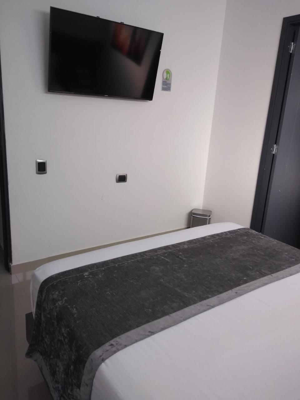 Calle 10 Express Hotel Медельин Экстерьер фото