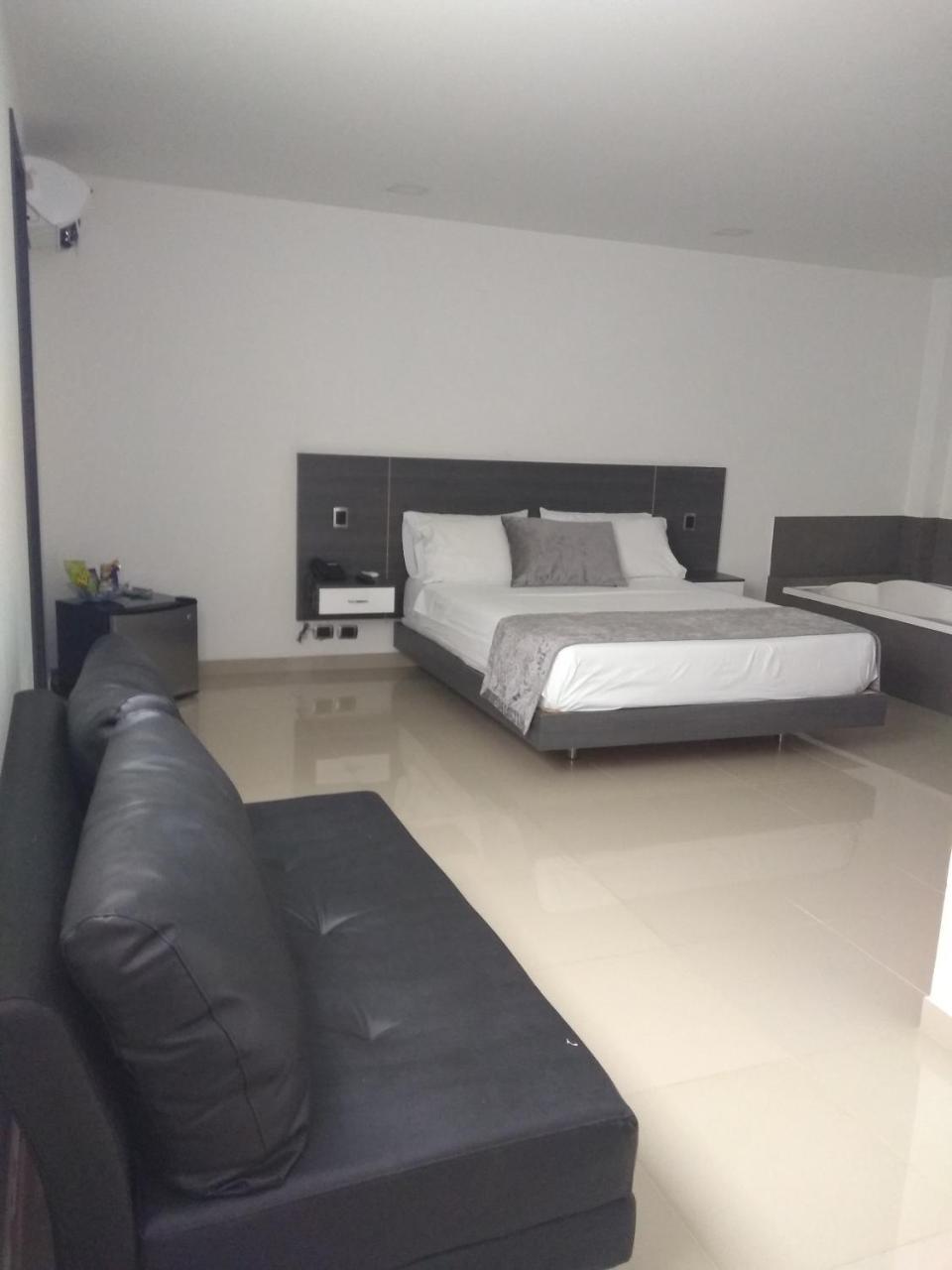 Calle 10 Express Hotel Медельин Экстерьер фото