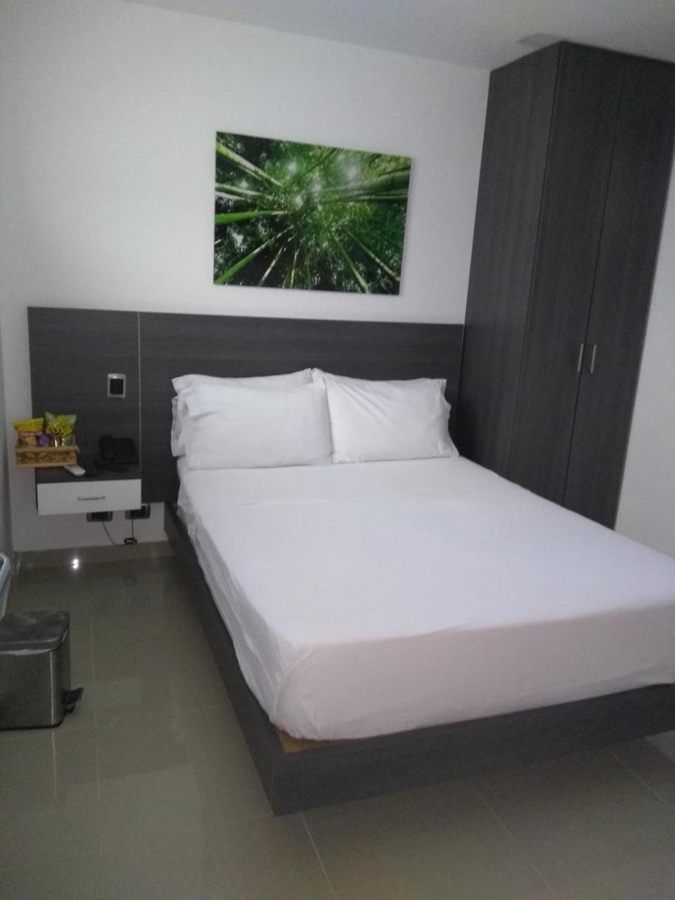 Calle 10 Express Hotel Медельин Экстерьер фото